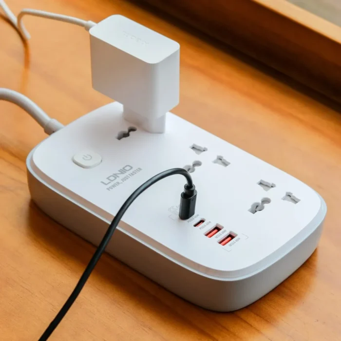 LDNIO Power Strip 65W 3 Sockets With 4 Port Charger SC3416